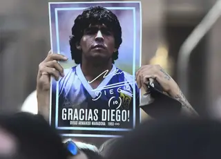 Filhos de Maradona pedem à Justiça a transferência do corpo para mausoléu em área turística